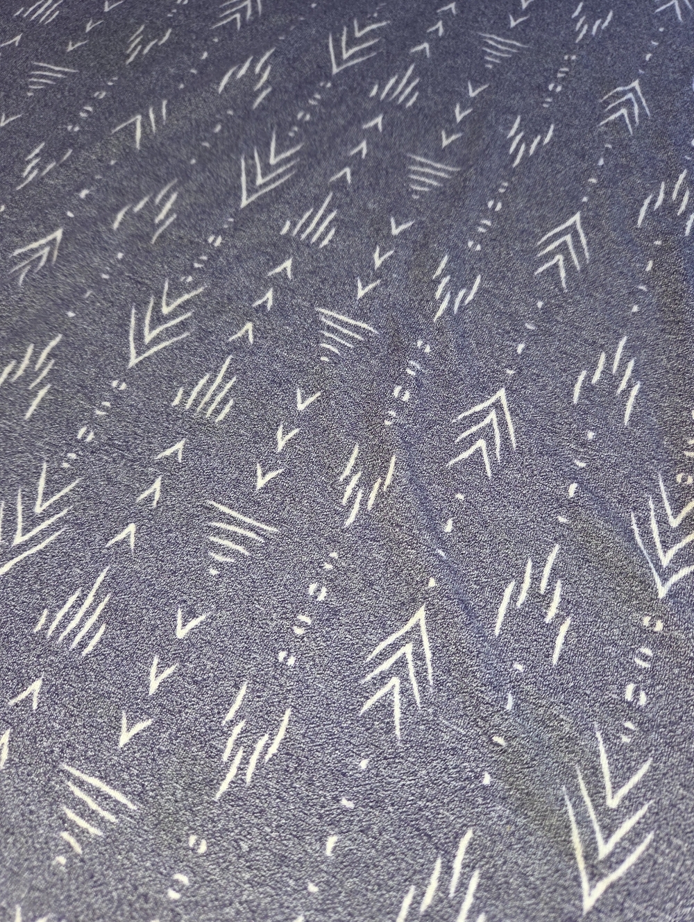 LulaRoe Aztec V-Notch Tee - Picture 4 of 6